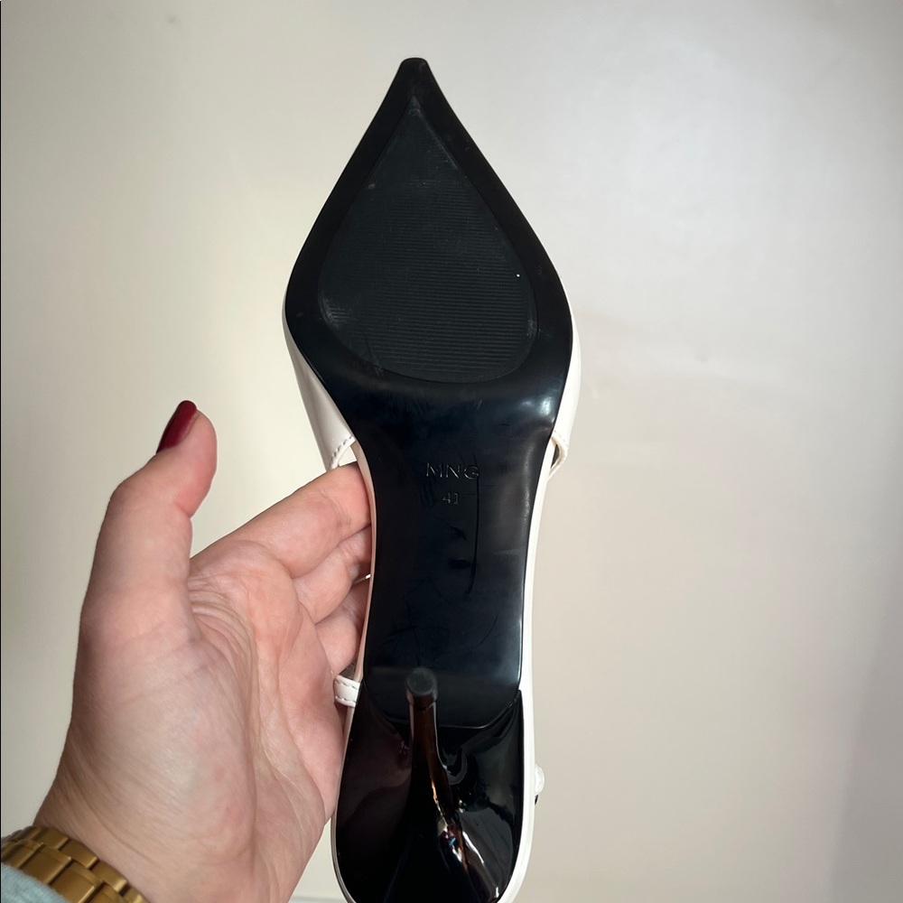 Mango Minomalist Chic White Patent Slingback with Black Heels - EU 40 (NWT) - Picture 9 of 13